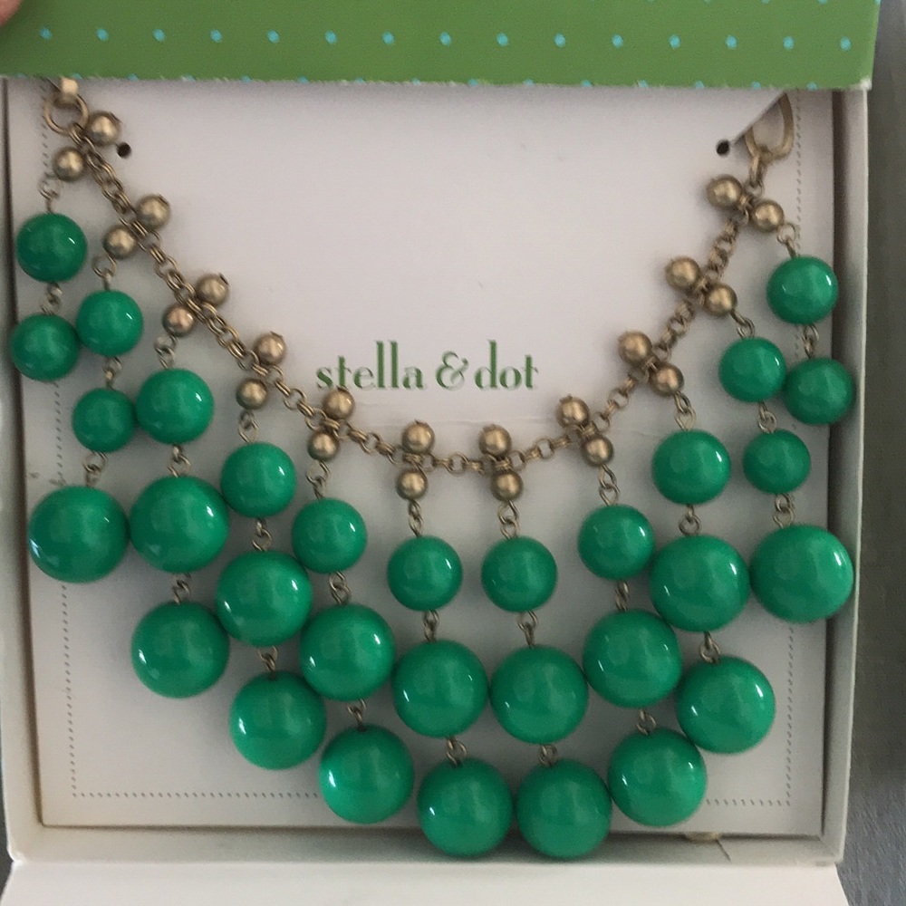 STELLA AND DOT JOLIE NECKLACE